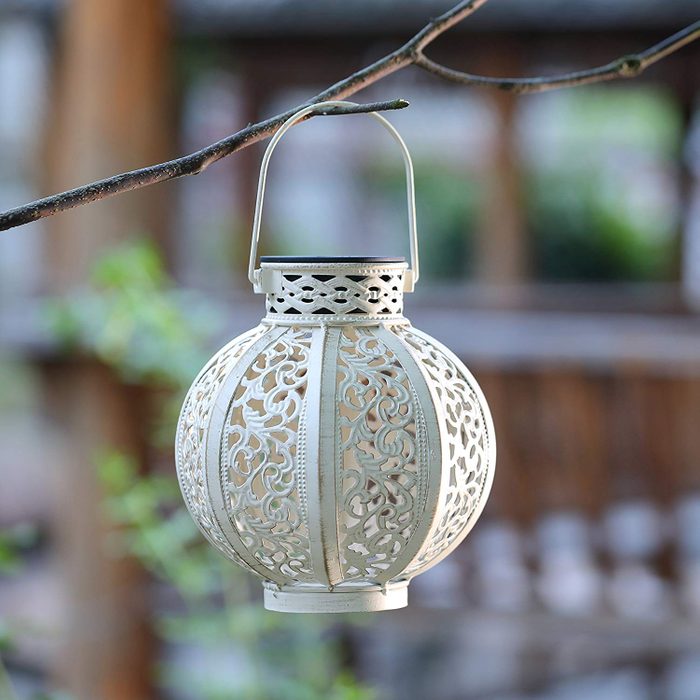 12 Solar-Powered Landscape Lights You Haven’t Seen Before