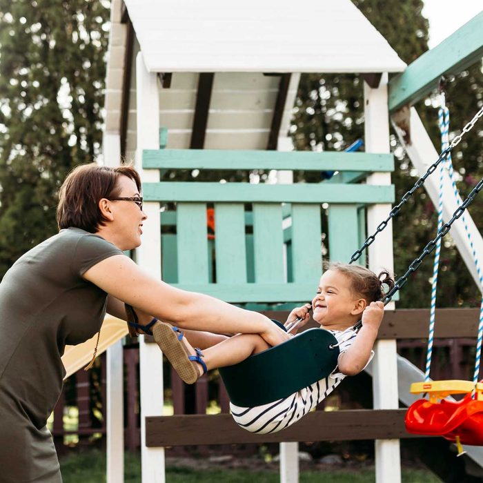 6 Best Backyard Swing Sets