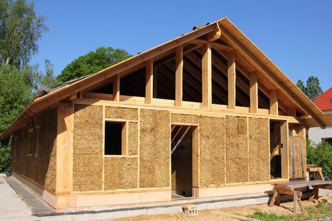 Pros and Cons of Straw Bale Construction