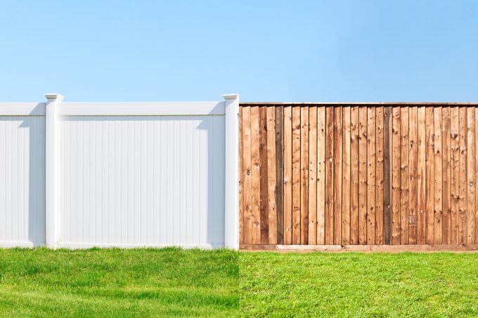 Vinyl vs. Wood Fence: What’s the Difference?