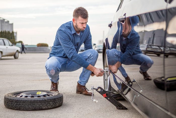 Tips for Dealing With a Flat Tire Quickly