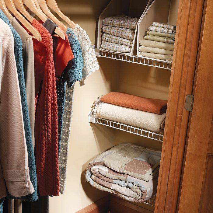 closet nook shelves