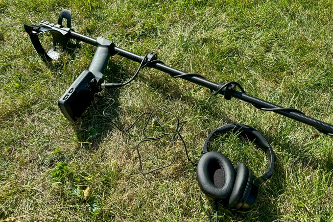 Want to Strike Gold? Here’s Why You Need the Minelab Equinox 900 Metal Detector