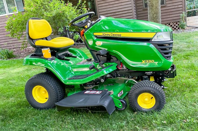 Our Turf Expert Tested the John Deere Riding Lawn Tractor and Here’s Our Verdict