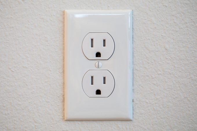 What To Do If An Outlet Isn’t Working— And It’s Not the Circuit Breaker
